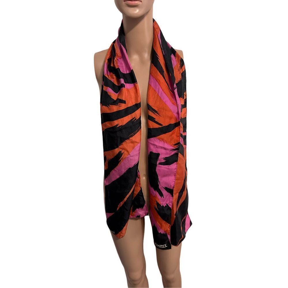 Cute women DKNY PINK AND BLACK SCARF GOOD CONDITION